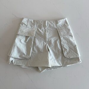 lululemon relaxed cargo short 4” bone